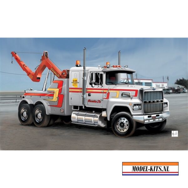 U.S. Wrecker Truck 1