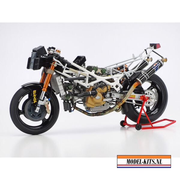 Ducati 888 Superbike 3
