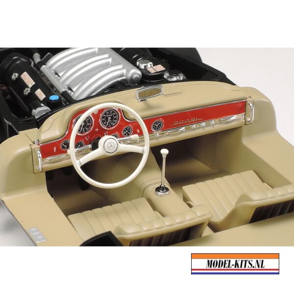MERCEDES 300SL 4