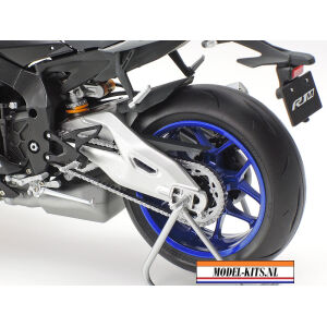 Yamaha YZF R1M 6