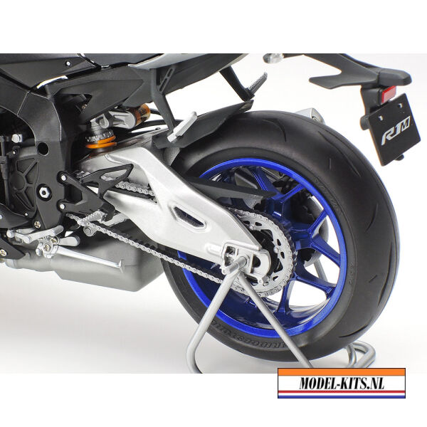Yamaha YZF R1M 6