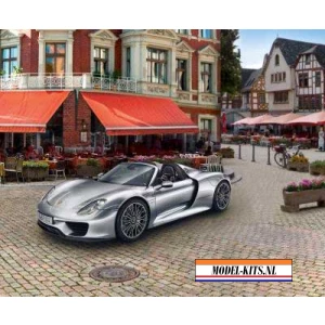 PORSCHE 918 SPYDER
