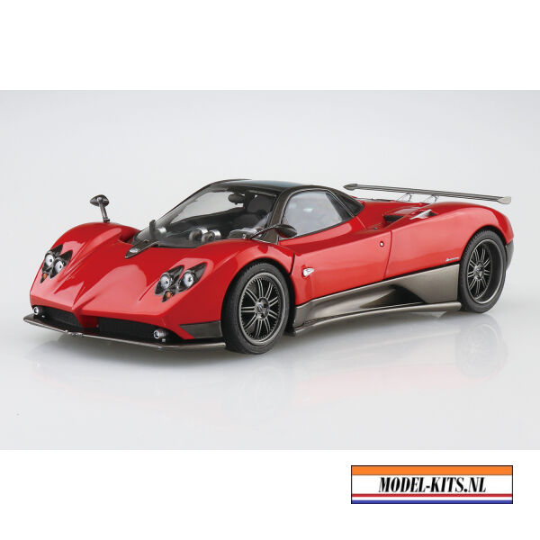 Pagani Zonda F 2005 1