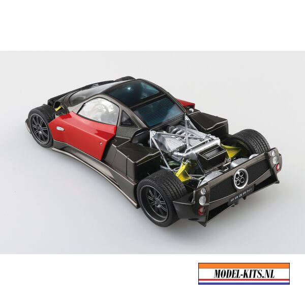 Pagani Zonda F 2005 3