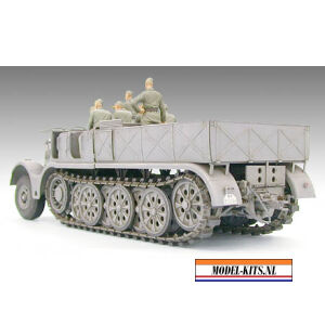 SCHWERER ZUGKRAFTWAGEN 18T (SD. KFZ. 9) 2