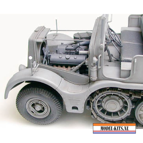 SCHWERER ZUGKRAFTWAGEN 18T (SD. KFZ. 9) 5