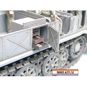 SCHWERER ZUGKRAFTWAGEN 18T (SD. KFZ. 9) 8