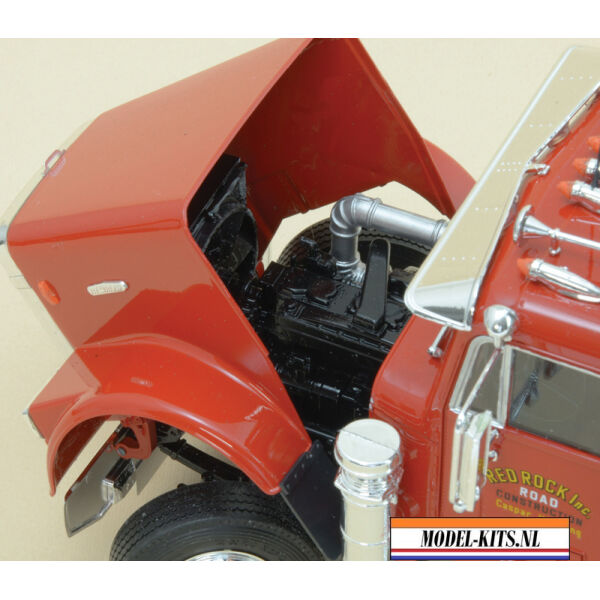 FREIGHTLINER HEAVY DUMPER TRUCK 4