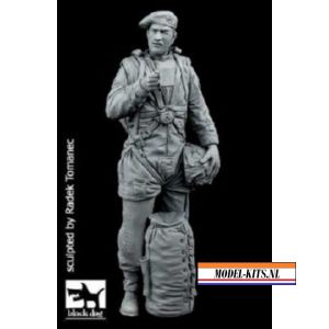BRITISH PARATROOPER N.1