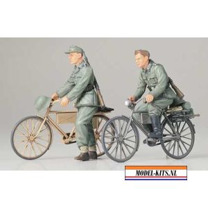 GERMAN SOLDIERS WITH BICYCLES