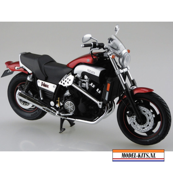 YAMAHA VMAX WITH CUSTOM PARTS 2004