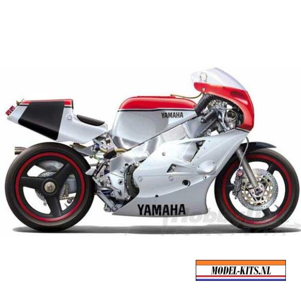 YAMAHA YZF750