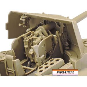BRITISH SELF PROPELLED ANTI TANK GUN ARCHER 8