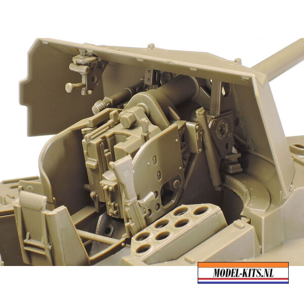 BRITISH SELF PROPELLED ANTI TANK GUN ARCHER 8