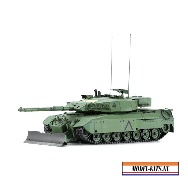 CANADIAN MAIN BATTLE TANK LEOPARD C2 MEXAS WITH DOZER BLADE 1
