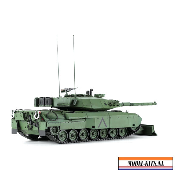 CANADIAN MAIN BATTLE TANK LEOPARD C2 MEXAS WITH DOZER BLADE 2