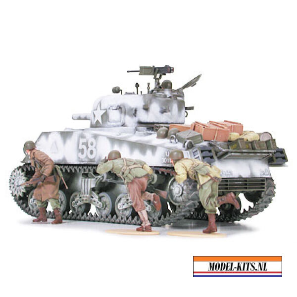 M4A3 Sherman U.S. Medium Tank 105Mm Howitzer 1