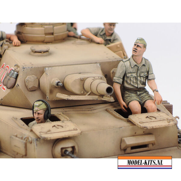 PANZERKAMPFWAGEN IV AUSF F AND MOTORCYCLE NORTH AFRICA 4