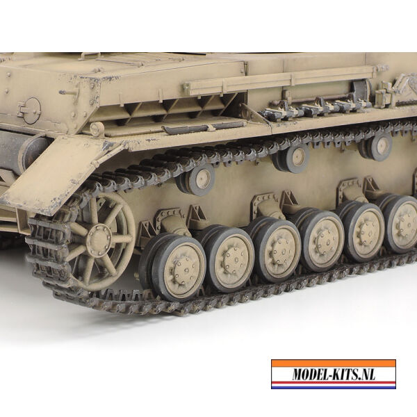 PANZERKAMPFWAGEN IV AUSF F AND MOTORCYCLE NORTH AFRICA 6