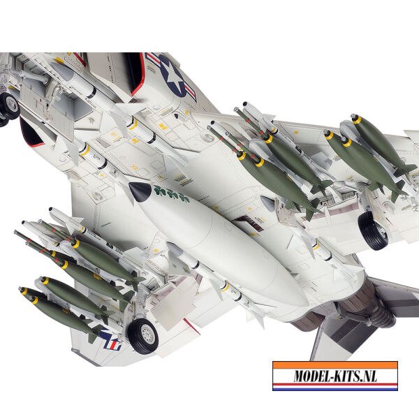 MCDONNELL DOUGLAS F 4J PHANTOM II MARINES 3
