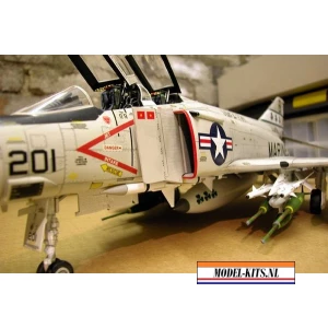 MCDONNELL DOUGLAS F 4J PHANTOM II MARINES 54
