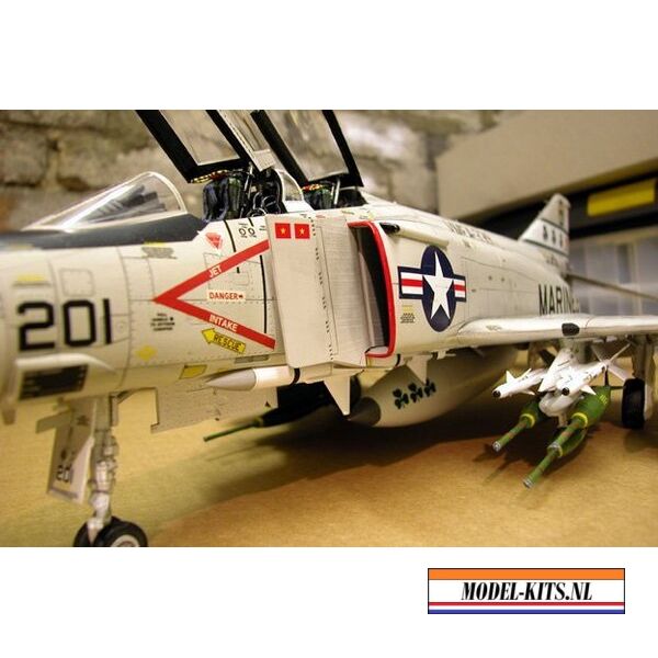 MCDONNELL DOUGLAS F 4J PHANTOM II MARINES 54