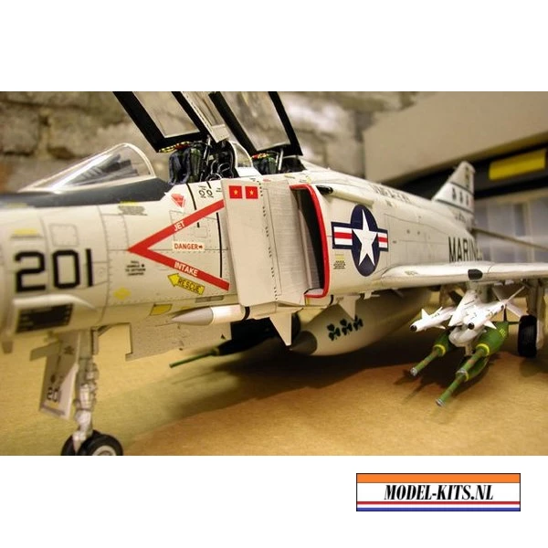 MCDONNELL DOUGLAS F 4J PHANTOM II MARINES 54