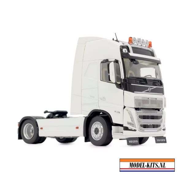 Volvo FH5 4x2 Clear White 1