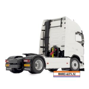 Volvo FH5 4x2 Clear White 2