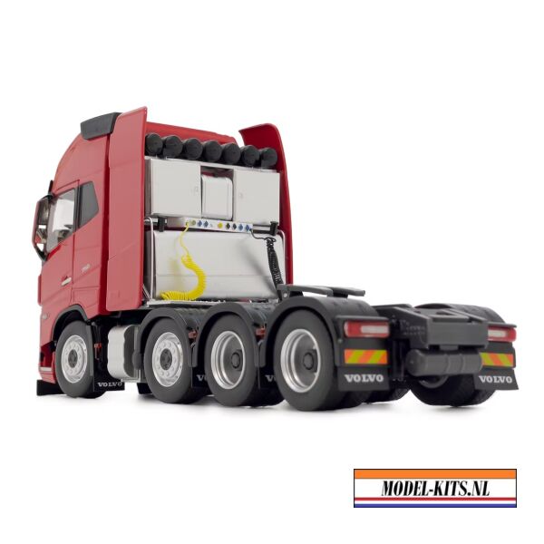 Volvo FH5 8x4 Rood 2