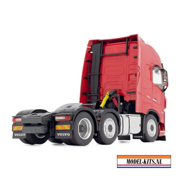 Volvo Fh5 6X2 Rood 2