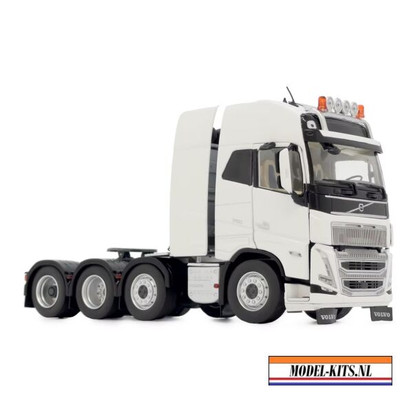 Volvo Fh5 8X4 Clear White 1