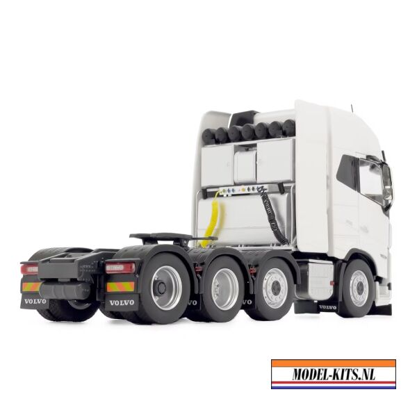 Volvo Fh5 8X4 Clear White 2