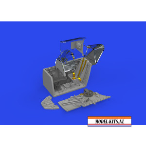 BF 109F COCKPIT WITH EARLY SEAT PRINT