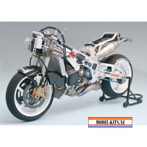 SUZUKI RGV GAMMA XR 89 3