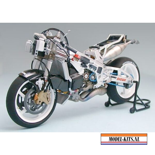 SUZUKI RGV GAMMA XR 89 3
