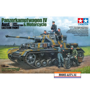 PANZERKAMPFWAGEN IV AUSF. G EARLY PRODUCTION AND MOTORCYCLE EASTERN FRONT