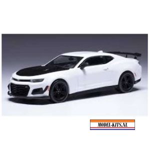 2019 Chevrolet Camaro ZL1 1LE, white