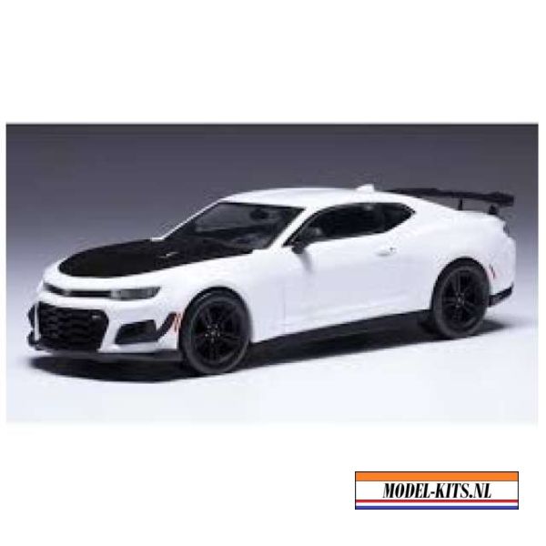 2019 Chevrolet Camaro ZL1 1LE, white