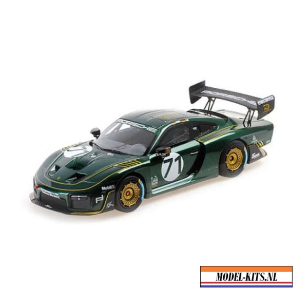 2020 Porsche 935 19 Tenner Racing, dark green