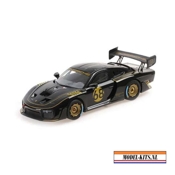 2020 Porsche 935 19, black with gold stripes