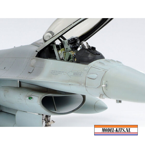LOCKHEED MARTIN F 16C (BLOCK25 32) FIGHTING FALCON 2