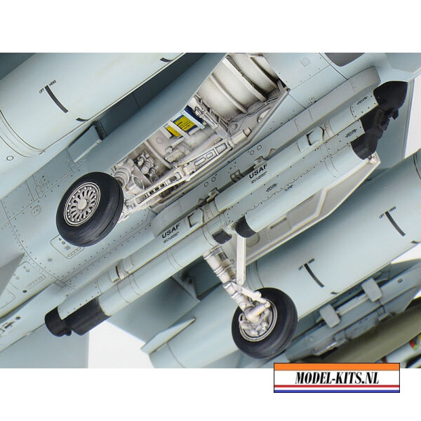 LOCKHEED MARTIN F 16C (BLOCK25 32) FIGHTING FALCON 3