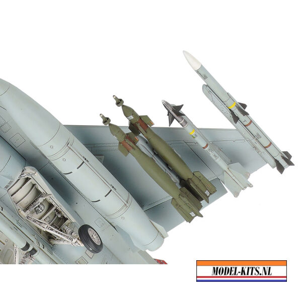 LOCKHEED MARTIN F 16C (BLOCK25 32) FIGHTING FALCON 5