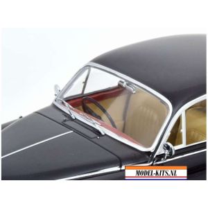 1962 Daimler 250 V6RHD, black with beige interieur
