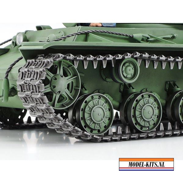 RUSSIAN HEAVY TANK KV 2 3
