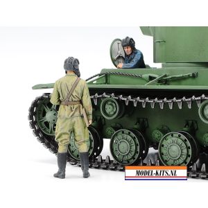 RUSSIAN HEAVY TANK KV 2 4