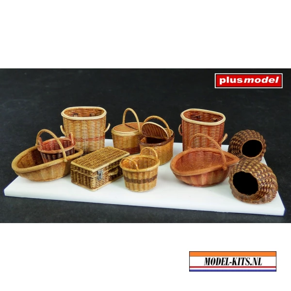 WICKER BASKETS   SMALL
