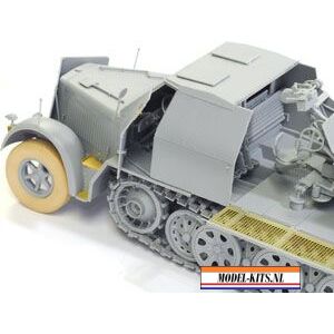 SD. KFZ. 7 2 FLAK 37 WITH ARMOR CAB 21