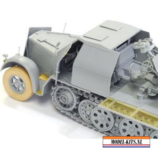 SD. KFZ. 7 2 FLAK 37 WITH ARMOR CAB 21